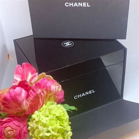 Chanel La Boîte Laquée Beauty Box 